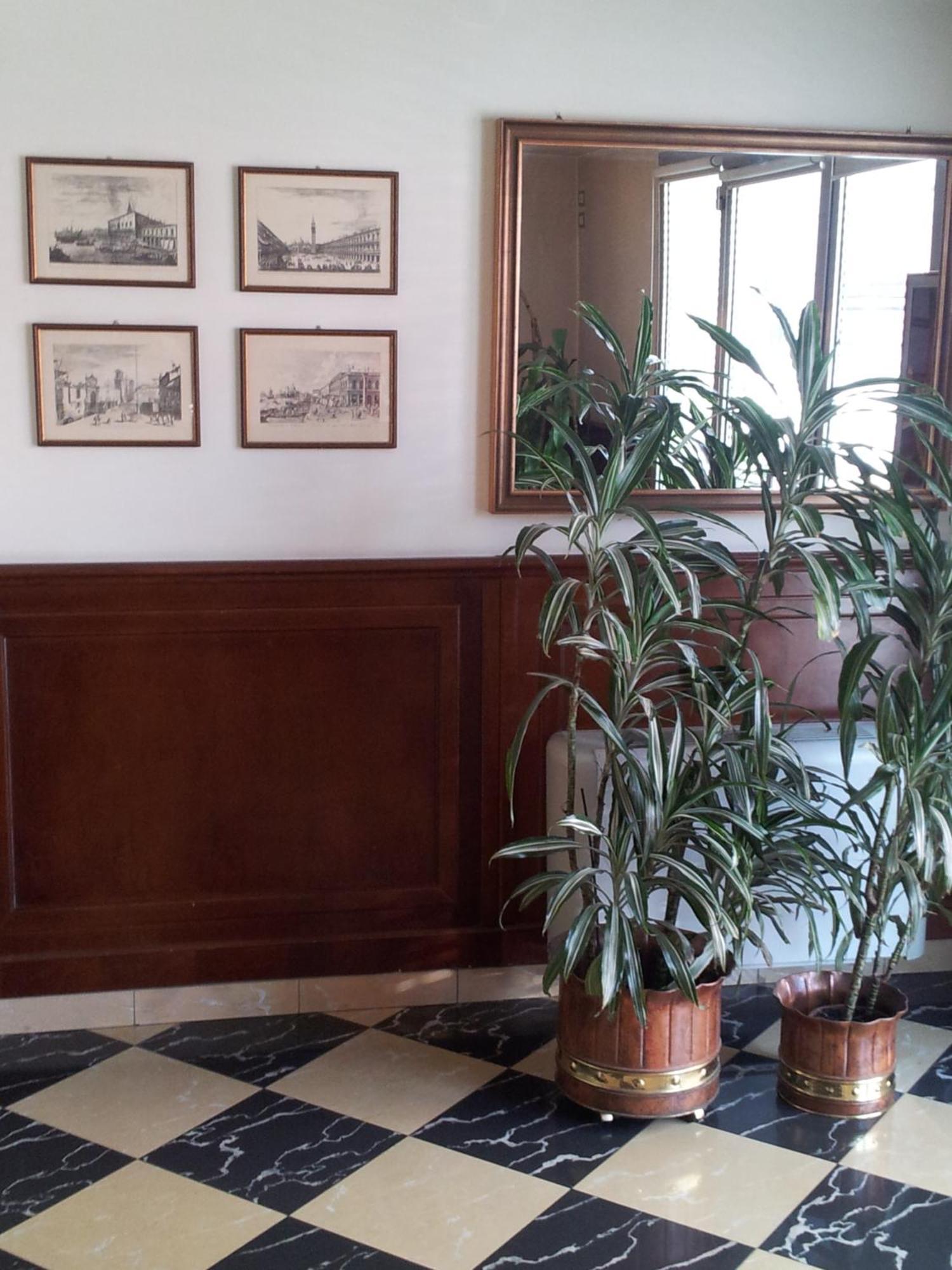 Hotel Regit Mestre Ngoại thất bức ảnh