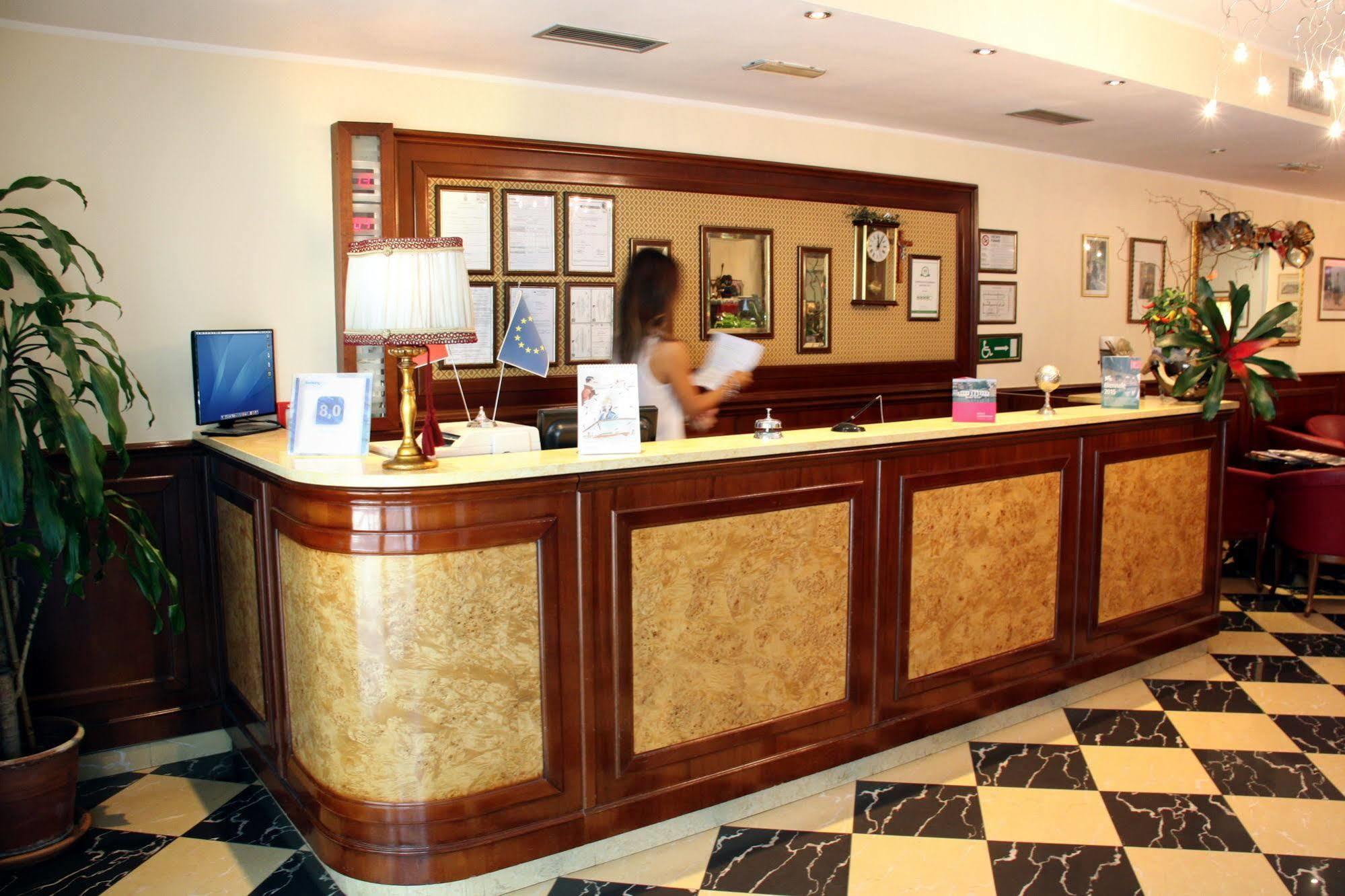 Hotel Regit Mestre Ngoại thất bức ảnh